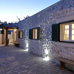 https://stone-fantasy.hotelinzadar.com