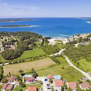 https://apartments-astinian.in-istria.net