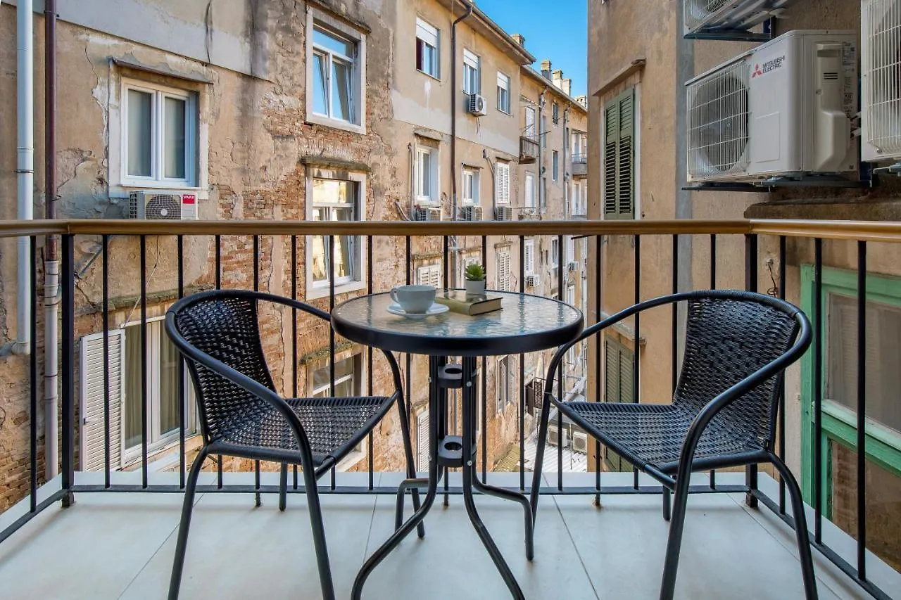 Molo Longo - Central Apartments & Rooms Rijeka