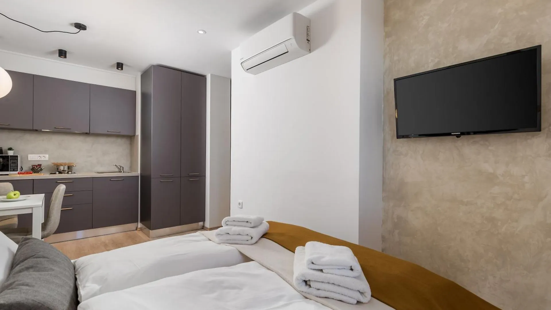 Molo Longo - Central Apartments&Rooms Fiume 0*,