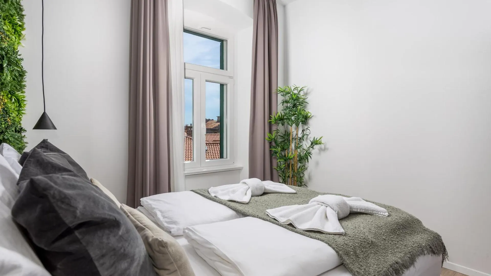 Molo Longo - Central Apartments & Rooms Rijeka Croatia