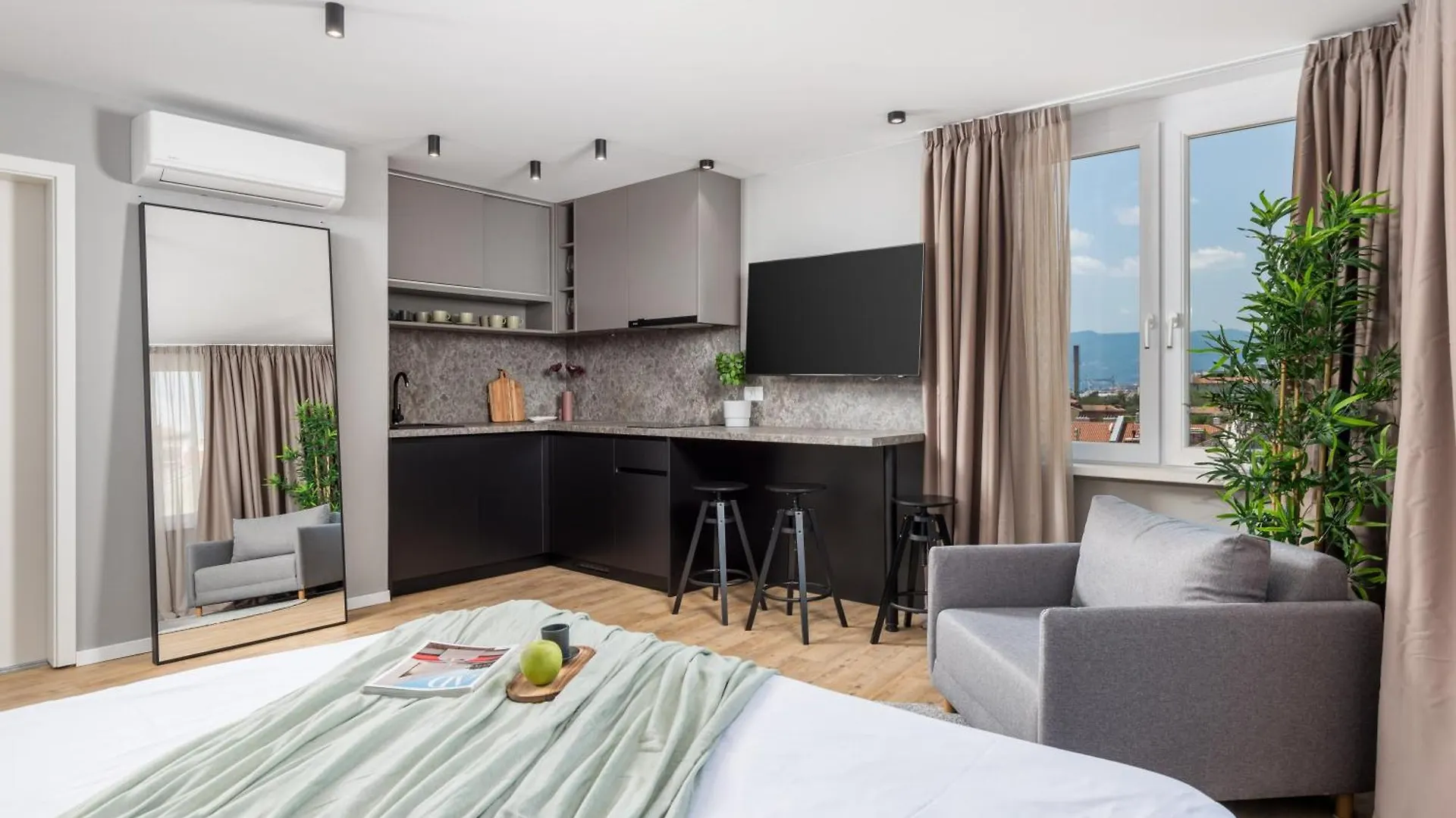 Molo Longo - Central Apartments & Rooms Rijeka Croatia